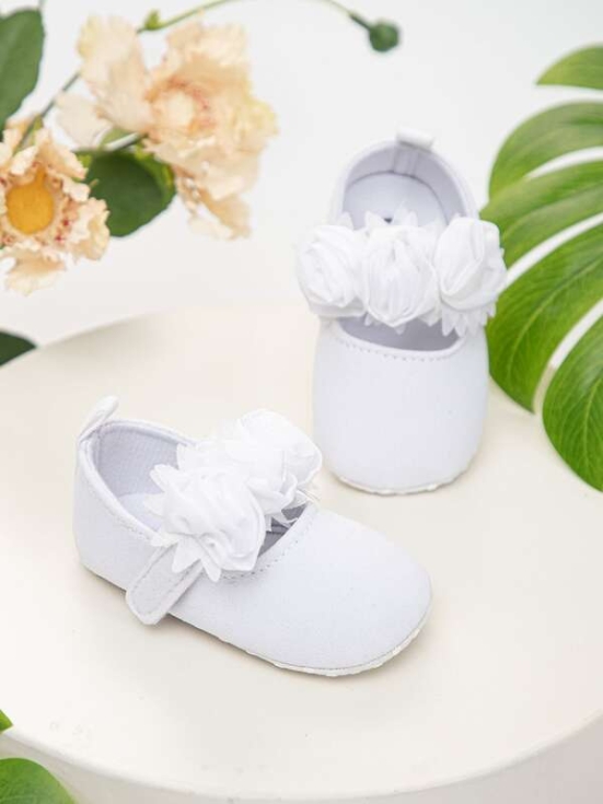 βρεφικά παπούτσια, λευκά παπούτσια, παπούτσια με λουλούδια, ποιότητα, ασφάλεια, κομψότητα, άνεση, στυλ, κεντημένα λουλούδια