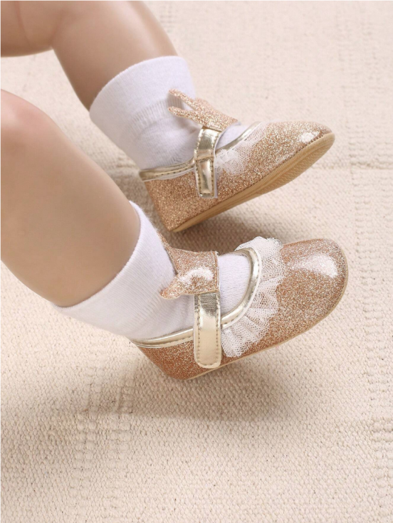 βρεφικά παπούτσια, χρυσά παπούτσια, κορώνες, κομψότητα, λειτουργικότητα, ασφάλεια, άνεση